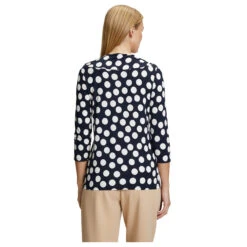 Betty Barclay 3/4 Arm Shirt Dark Blue Cream Printed -Modebekleidungs Geschäft betty barclay 3 4 arm shirt kurz blau 8813 model hinten