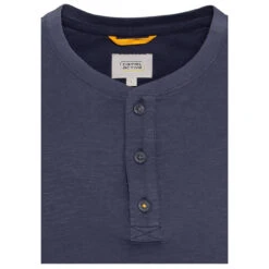 Camel Active Herren T-Shirt Henley Night Sky Blue -Modebekleidungs Geschäft camel active 1 2 arm henley shirt blau 47 detail vorne