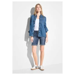 Cecil Scarlett Jeans Shorts Mid Blue Used Washed 13 Cecil Scarlett Jeans Shorts Mid Blue Used Washed -Modebekleidungs Geschäft cecil jeans scarlett shorts mid blue 10235 model