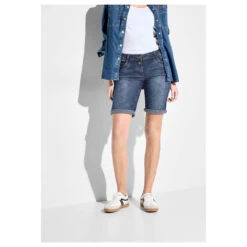 Cecil Scarlett Jeans Shorts Mid Blue Used Washed 14 Cecil Scarlett Jeans Shorts Mid Blue Used Washed -Modebekleidungs Geschäft cecil jeans scarlett shorts mid blue 10235 model vorne