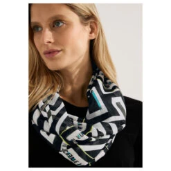 Cecil Damen Loop Tuch Black White Printed -Modebekleidungs Geschäft cecil schal loop schwarz 30001 model