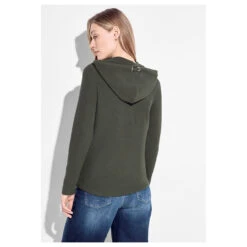 Cecil Damen Hoodie Shirtjacke Solid Cool Khaki 7 Cecil Damen Hoodie Shirtjacke Solid Cool Khaki -Modebekleidungs Geschäft cecil solid jacket sweatjacke gruen 15747 model hinten