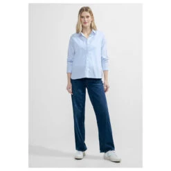 Cecil Damen Langarm Bluse Stripe Blouse Tranquil Blue -Modebekleidungs Geschäft cecil stripe blouse bluse blau 24921 model