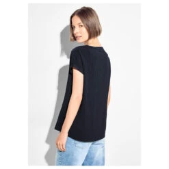 Cecil Damen T-Shirt Structure Universal Blue -Modebekleidungs Geschäft cecil structure blouse blau 15512 model hinten