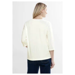 Cecil Damen 3/4 Arm Shirt Structure Mix Vanilla White -Modebekleidungs Geschäft cecil structure mix shirt beige 13474 model hinten