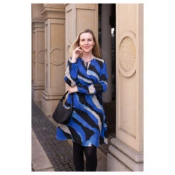 Comma Damen Langarm Kleid Blue Black Printed -Modebekleidungs Geschäft comma kleid blau 99b7 ansicht