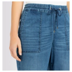 MAC Culotte 7/8 Jeans Fancy Random Washed -Modebekleidungs Geschäft jeans mac culotte casual denim blau D447 model detail vorne
