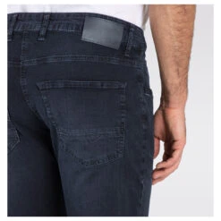 MAC Arne Pipe Jeans Deep Blue Od Black -Modebekleidungs Geschäft mac jeans arne pipe blau h795 model detail hinten