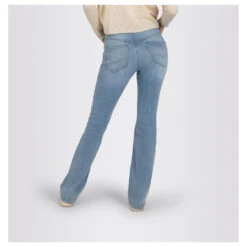 MAC Dream Boot Jeans Blue Clouds Wash 19 MAC Dream Boot Jeans Blue Clouds Wash -Modebekleidungs Geschäft mac jeans dream boot authentic blau d215 model hinten