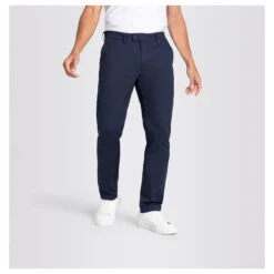 MAC Lennox Chinohose Nautic Mid Blue -Modebekleidungs Geschäft mac jeans lennox blau 196 model front