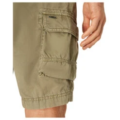 Pioneer Collin Cargo Baumwoll Bermuda Calliste Green -Modebekleidungs Geschäft pioneer jeans collin gruen 5104 model detail hinten