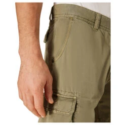 Pioneer Collin Cargo Baumwoll Bermuda Calliste Green -Modebekleidungs Geschäft pioneer jeans collin gruen 5104 model detail vorne