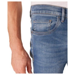 Pioneer Eric Jeans Blue Fashion 14 Pioneer Eric Jeans Blue Fashion -Modebekleidungs Geschäft pioneer jeans eric blau 6828 model detail vorne