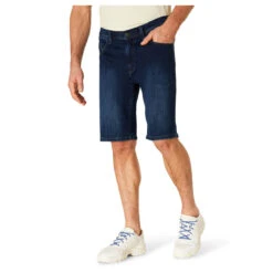 Pioneer Finn Jeans Bermuda Megaflex Dark Blue Used -Modebekleidungs Geschäft pioneer jeans finn megaflex blau 6812 model front
