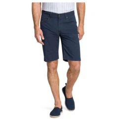 Pioneer Finn Baumwoll Bermuda Dark Blue -Modebekleidungs Geschäft pioneer jeans finn shorts blau 6201 ansicht model