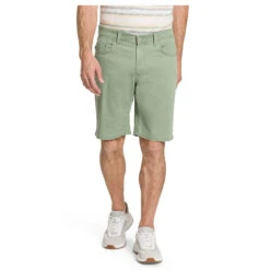 Pioneer Finn Baumwoll Bermuda Megaflex Apple Green 12 Pioneer Finn Baumwoll Bermuda Megaflex Apple Green -Modebekleidungs Geschäft pioneer jeans shorts finn gruen 5014 ansicht front