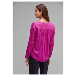 Street One Damen Langarm Bluse Bamika Bright Cozy Pink -Modebekleidungs Geschäft street one bamika solid rosa 15463 model hinten