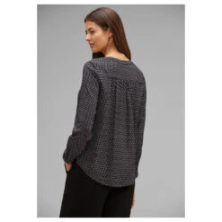 Street One Damen Langarm Bluse Bamika Black Printed -Modebekleidungs Geschäft street one bluse bamika print schwarz 30001 model hinten