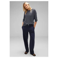 Street One 3/4 Arm Shirt Diagonal Rib Stripes Deep Blue -Modebekleidungs Geschäft street one diagonal rib stripe shirt schwarz 21238 ansicht model