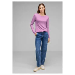 Street One Damen Langarm Shirt Basic Bright Rose -Modebekleidungs Geschäft street one long sleeves basic langarmshirt rosa 15439 model front