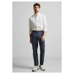 Street One Men Chino Baumwollhose Deep Sea Blue 12 Street One Men Chino Baumwollhose Deep Sea Blue -Modebekleidungs Geschäft street one men jeans chino dunkelblau 14841 ansicht model