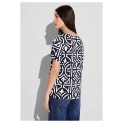 Street One Damen T-Shirt Printed With Heart Deep Blue -Modebekleidungs Geschäft street one printed shirt blau 31238 model hinten
