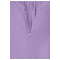 Street One Damen Kurzarm Bluse Splitneck Smell Of Lavender -Modebekleidungs Geschäft street one shirtblouse with splitneck bluse violett 15384 detail