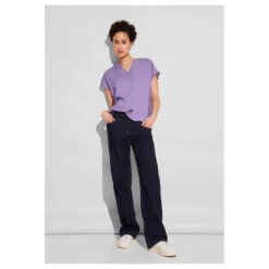 Street One Damen Kurzarm Bluse Splitneck Smell Of Lavender -Modebekleidungs Geschäft street one shirtblouse with splitneck bluse violett 15384 model