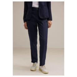 Street One Solid Twill Hose Deep Blue -Modebekleidungs Geschäft street one solid twill pants jeans blau 11238 model detail