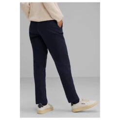 Street One Solid Twill Hose Deep Blue -Modebekleidungs Geschäft street one solid twill pants jeans blau 11238 model detail hinten