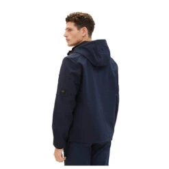 Tom Tailor Herren Jacke Softshell Jacket Sky Captain Blue -Modebekleidungs Geschäft tom tailer softshell jacket sky captain blue 10668 model hinten seite