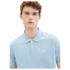 Tom Tailor Herren Piqué Poloshirt Contrast Washed Out Blue -Modebekleidungs Geschäft tom tailor basic polo with contrast poloshirt blau 32245 model detail