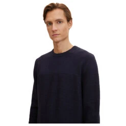 Tom Tailor Herren Basic Structured Knit Pullover Navy Melange -Modebekleidungs Geschäft tom tailor basic structured knit pullover blau 13160 detail vorne