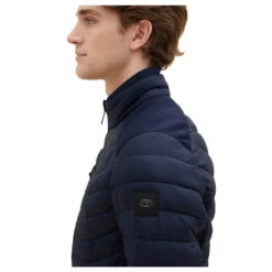 Tom Tailor Herren Jacke Hybrid Jacket Sky Captain Blue -Modebekleidungs Geschäft tom tailor hybrid jacket jacke blau 10668 detail seite