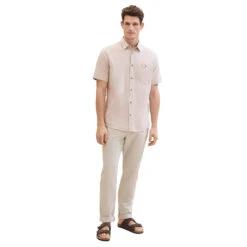Tom Tailor Chino Leinenhose Caramel Beige Chambray 13 Tom Tailor Chino Leinenhose Caramel Beige Chambray -Modebekleidungs Geschäft tom tailor jeans regular cotton linen chino beige 31235 model