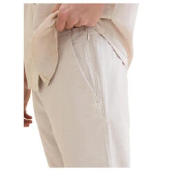 Tom Tailor Chino Leinenhose Caramel Beige Chambray 17 Tom Tailor Chino Leinenhose Caramel Beige Chambray -Modebekleidungs Geschäft tom tailor jeans regular cotton linen chino beige 31235 model detail