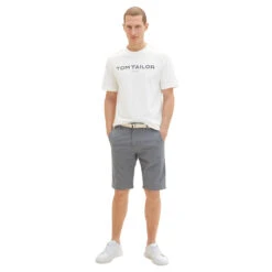 Tom Tailor Chino Baumwoll Bermuda Navy White Dobby -Modebekleidungs Geschäft tom tailor jeans slim chino berumda with belt shorts grau 29422 ansicht model vorn