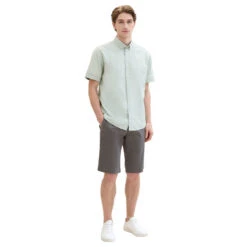 Tom Tailor Chino Baumwoll Bermuda Grey Structure Print -Modebekleidungs Geschäft tom tailor jeans slim printed chino shorts grau 34673 model