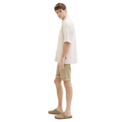 Tom Tailor Chino Baumwoll Bermuda Chinchilla Brown -Modebekleidungs Geschäft tom tailor jeans slim shino shorts braun 11018 model seite