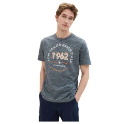 Tom Tailor Herren T-Shirt Navy Grey Mint Fine Stripes -Modebekleidungs Geschäft tom tailor logo tee t shirt grau 35181 model front