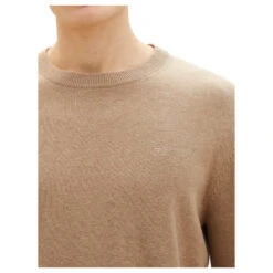 Tom Tailor Herren Pullover Basic Crewneck Hazel Brown Melange Compact Cotton -Modebekleidungs Geschäft tom tailor pullover crewneck knit braun 31089 model detail
