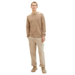 Tom Tailor Herren Pullover Basic Crewneck Hazel Brown Melange Compact Cotton -Modebekleidungs Geschäft tom tailor pullover crewneck knit braun 31089 model ganz