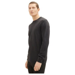 Tom Tailor Herren Pullover Basic Crewneck Black Grey Melange Compact Cotton -Modebekleidungs Geschäft tom tailor pullover crewneck knit grau 10617 model seite