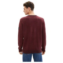 Tom Tailor Herren Pullover Twotone Effect Crewneck Knit Tawny Port Red 7 Tom Tailor Herren Pullover Twotone Effect Crewneck Knit Tawny Port Red -Modebekleidungs Geschäft tom tailor twotone effect crewneck knit pullover rot 10574 model hinten