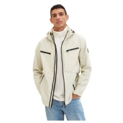 Tom Tailor Herren Jacke Beige Alfalfa -Modebekleidungs Geschäft tom taylor hooded outdoor jacket weiss 26199 ansicht vorne oberkoerper